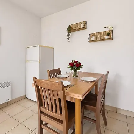 Apartament Rdc, Calme, Parking & Piscine Chauffee *
